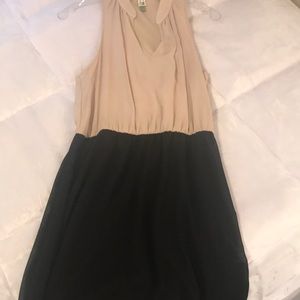 Sleeveless dress worn once